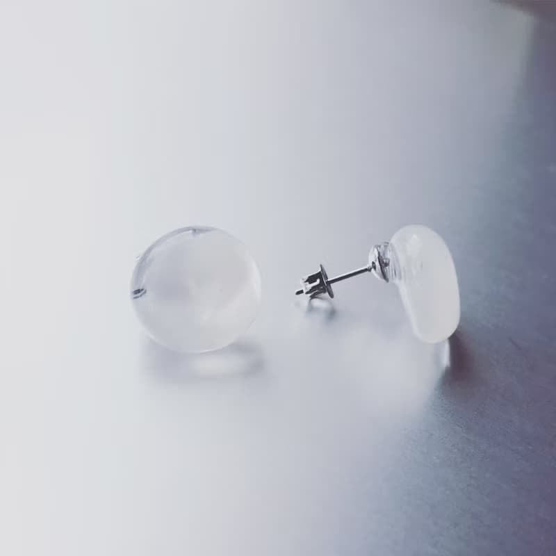 Snow White Earring