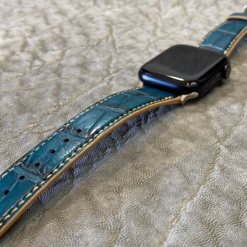アップルウォッチ用ベルト / 手縫い・ アリゲーター・コバルトグリーン For 42/44/45/46/49mm 時計バンド　アップルウォッチ用バンド　日本製