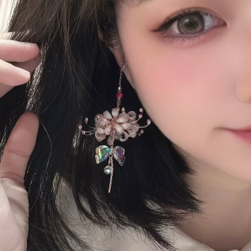 淡色彼岸花 蝴蝶結x南瓜珠 不對稱療癒系耳環 耳骨夾 耳針/耳夾