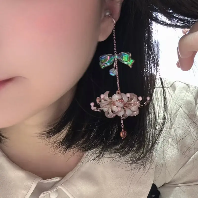 淡色彼岸花 蝴蝶結x南瓜珠 不對稱療癒系耳環 耳骨夾 耳針/耳夾