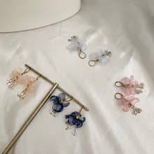手作刺繡//垂枝茉莉耳環//可改夾式