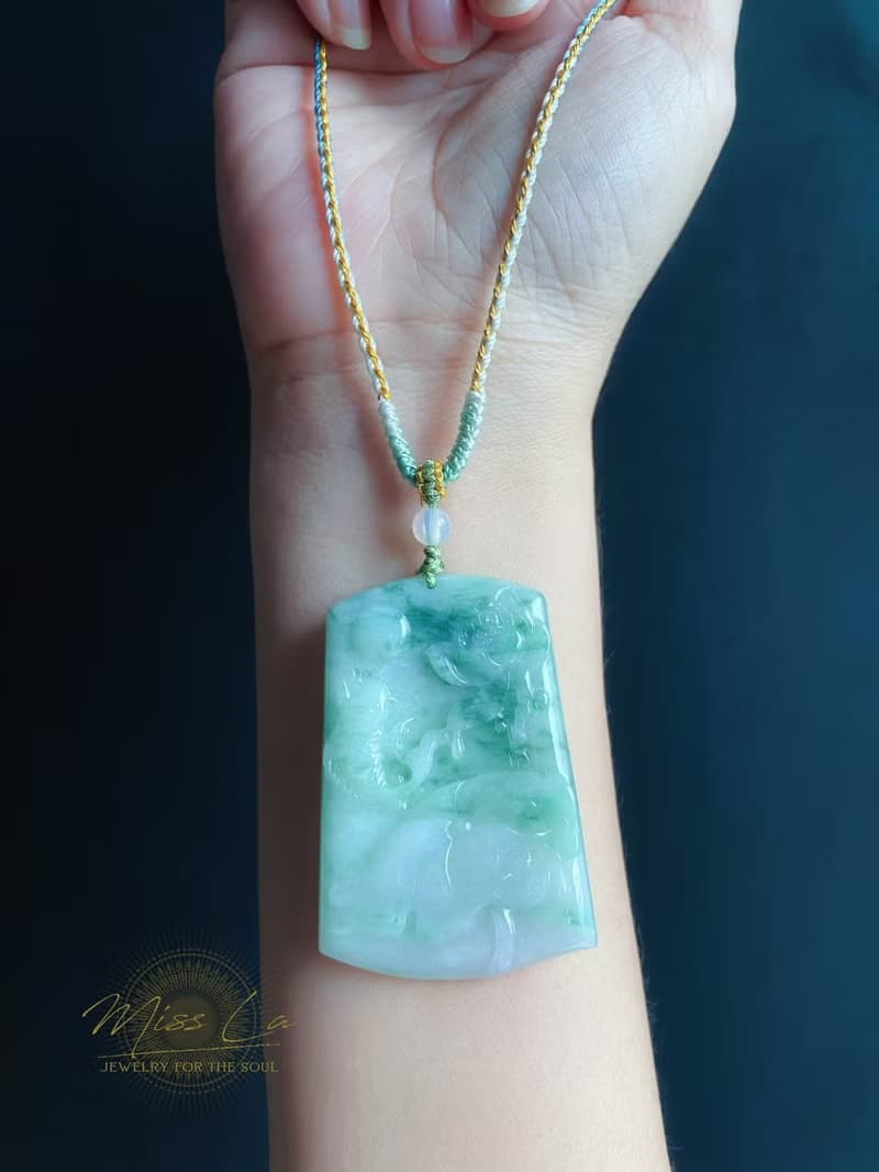 天然緬甸玉 翡翠 綠底飄花 如魚得水 玉質細膩 吊墜  禮物 項鍊