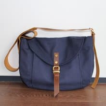 LEATHER STRAP SLING BAG / SINGLE STRAP SHOULDER BAG