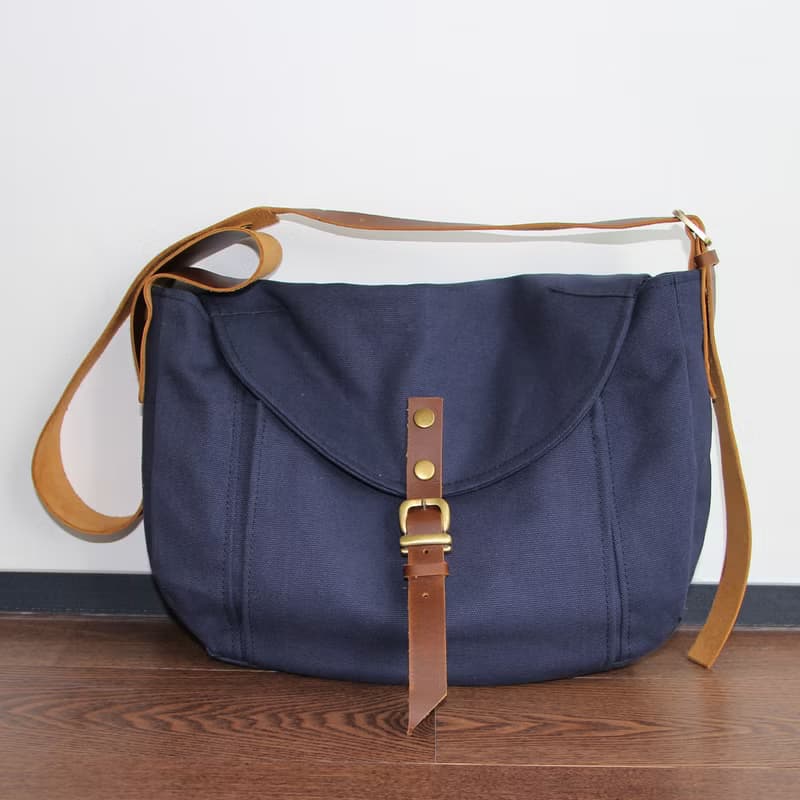 LEATHER STRAP SLING BAG / SINGLE STRAP SHOULDER BAG