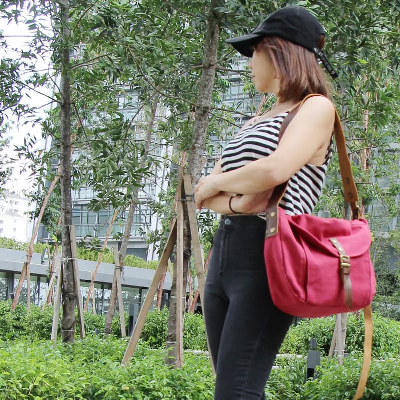 LEATHER STRAP SLING BAG / SINGLE STRAP SHOULDER BAG