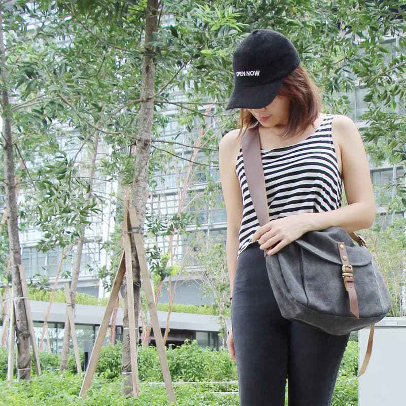 LEATHER STRAP SLING BAG / SINGLE STRAP SHOULDER BAG