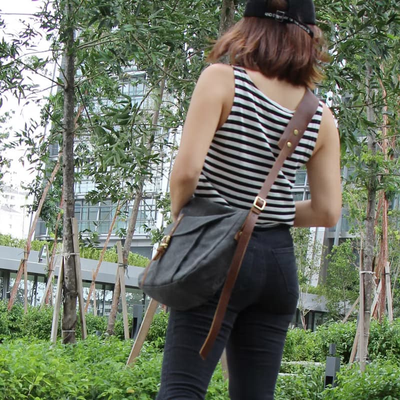 LEATHER STRAP SLING BAG / SINGLE STRAP SHOULDER BAG