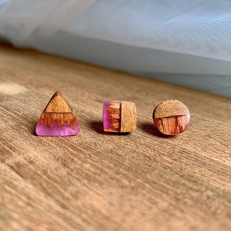 【初戀耳釘】木作工藝 / 木作飾品 / 耳釘 / 樹脂材質 / 女孩配件