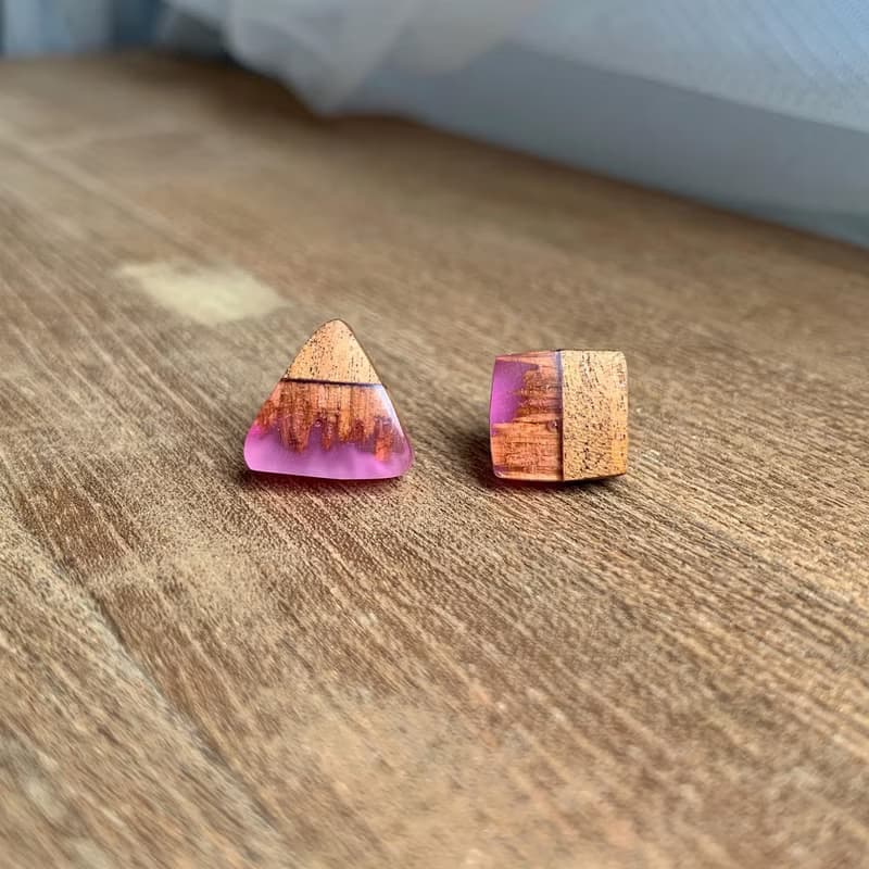 【初戀耳釘】木作工藝 / 木作飾品 / 耳釘 / 樹脂材質 / 女孩配件