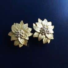 Vintage Jewelry 西洋古董飾品 啞光 淡金色調 花卉 針式耳環