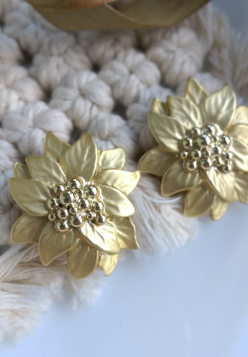 Vintage Jewelry 西洋古董飾品 啞光 淡金色調 花卉 針式耳環