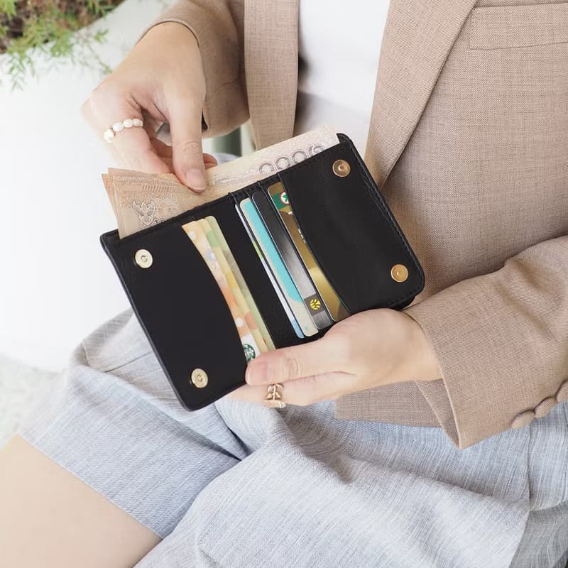 Anna (Black) : Bifold Zipper Wallet, Small leather short wallet