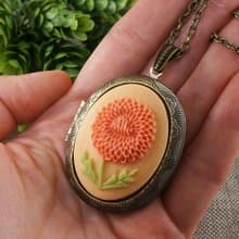 Orange Pink Aster Flower Cameo Oval Photo Locket Pendant Necklace Woman Jewelry