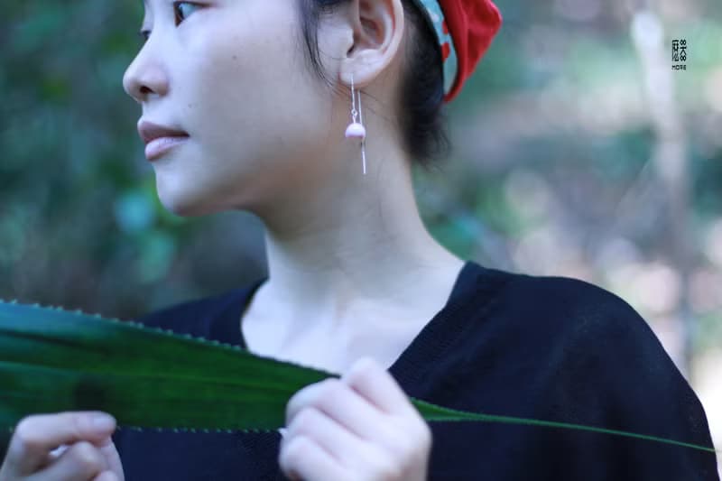 桃花粉鈴蘭耳線