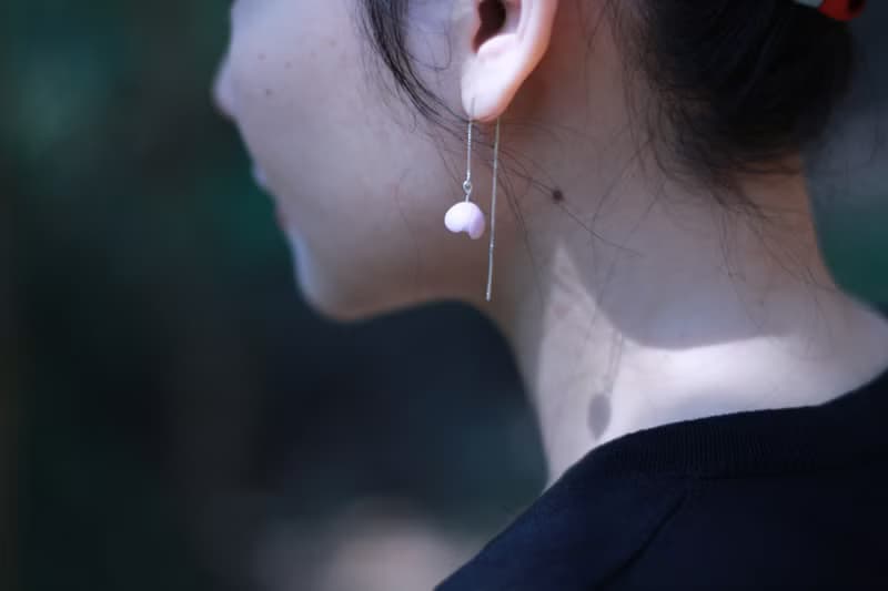 桃花粉鈴蘭耳線