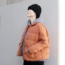 高密棉蜜橘豆綠色小翻領單排彩扣白鵝絨羽絨服