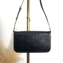 【 日本直送　名牌中古包 】CELINE セリーヌ ショルダーバッグ ブラック ロゴ 型押し レザー ミニバッグ vintage ヴィンテージ  z7yz82
