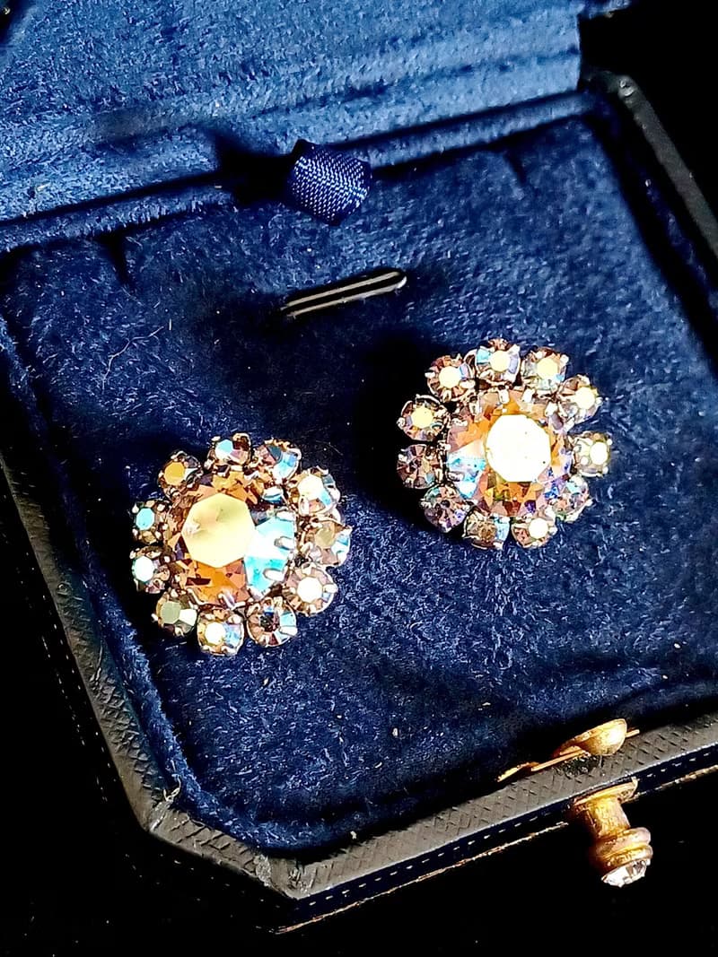 vintage jewelry  奧地利 典雅極光萊茵鑽 夾式耳環