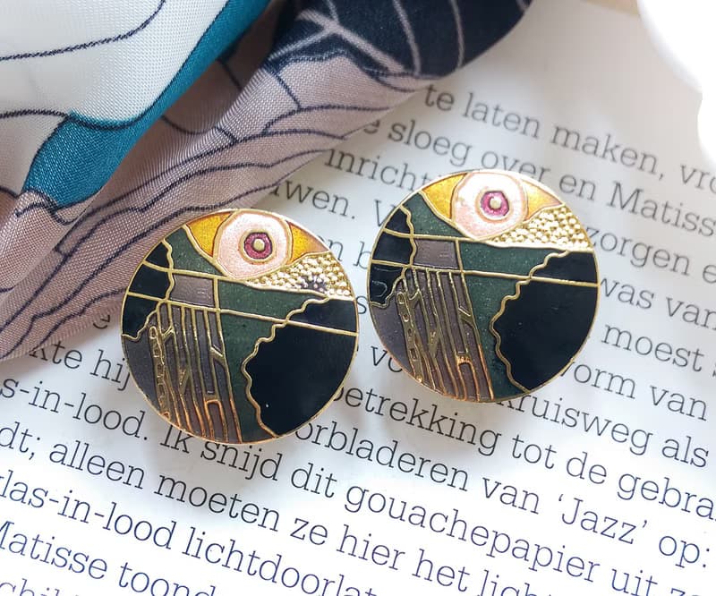 Vintage Jewelry 西洋古董飾品 景泰藍 黑色調 浮生意象 夾式耳環
