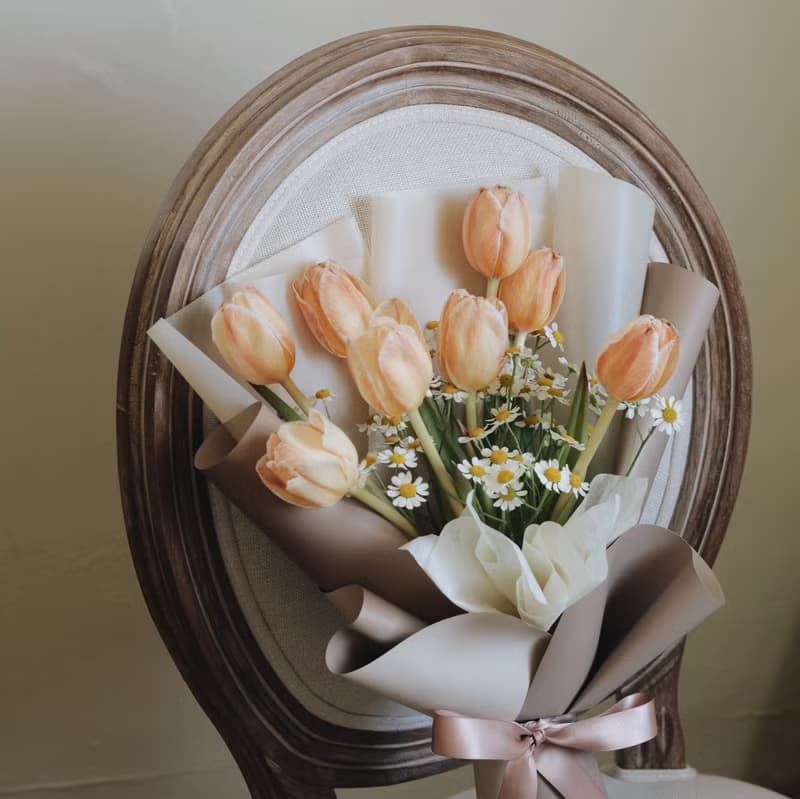 【拿一束浪漫走在路上】鮮花 鬱金香洋甘菊花束