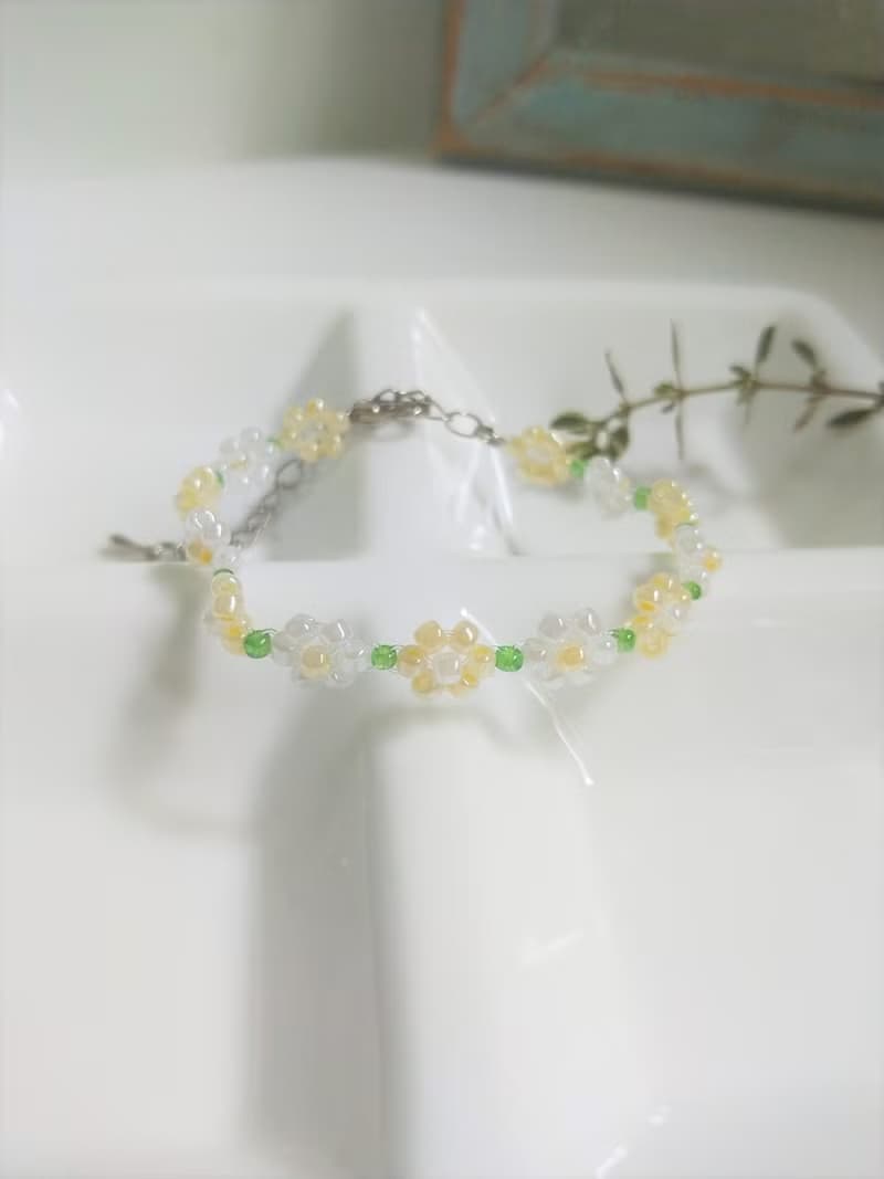 暖光串珠花手鍊-奶油黃