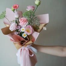 溫柔如妳 粉嫩金奢 康乃馨 鬱金香 鮮花花束/限台中地區