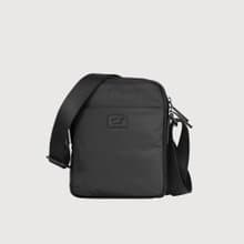 【免費升級送禮包裝】亞酷 小直式斜背包-黑色/BF511-TW15-BK