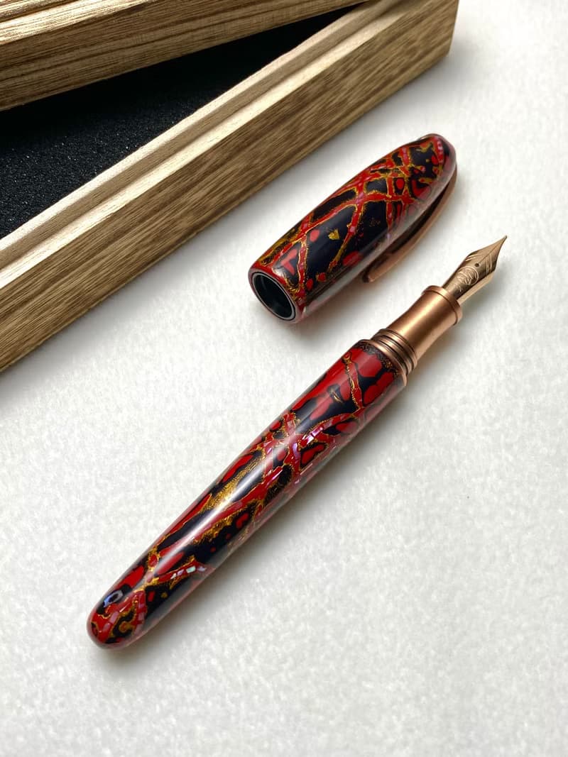 3952老山羊-天然漆筆 葛瑪蘭 太陽風暴 玫瑰金鋼尖鋼筆