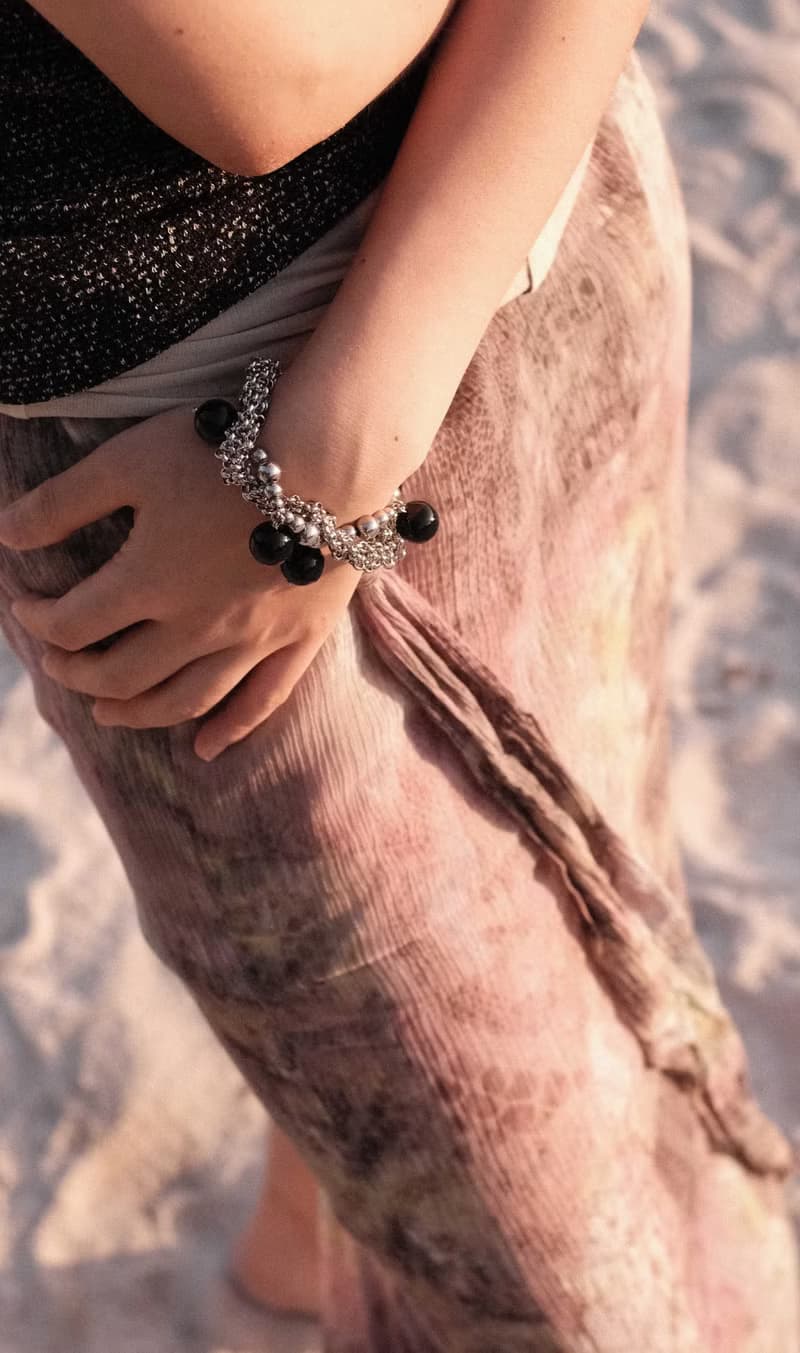 洄游 金屬感魚卵串珠纏繞手鍊