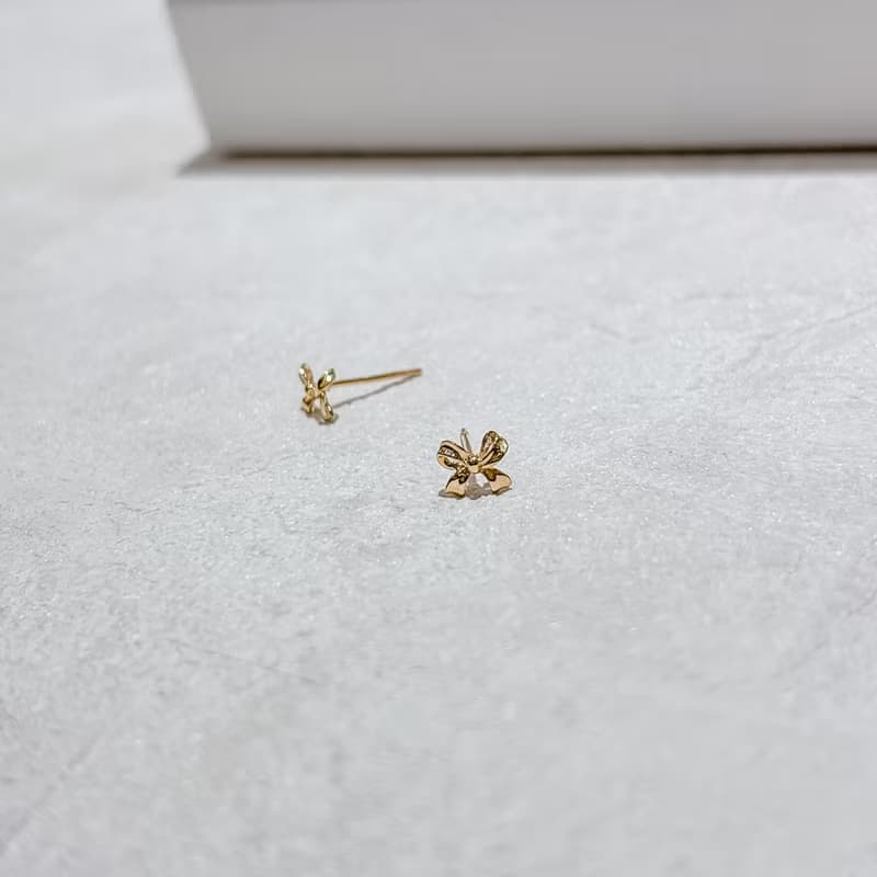 18K金蝴蝶結小耳環