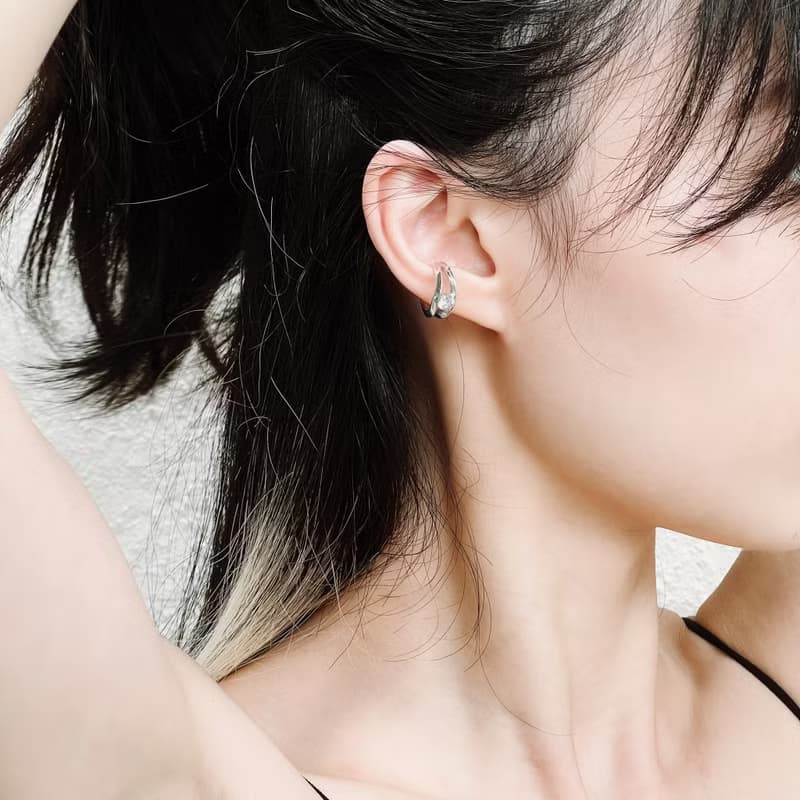 【禮物】簡約鋯石 純銀無痛耳骨夾 中性男女耳飾イヤーカフ