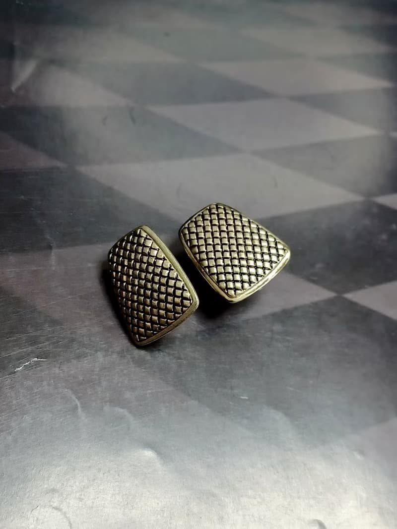 vintage jewelry  ELLEN TRACY 古典金屬網格紋 夾式耳環