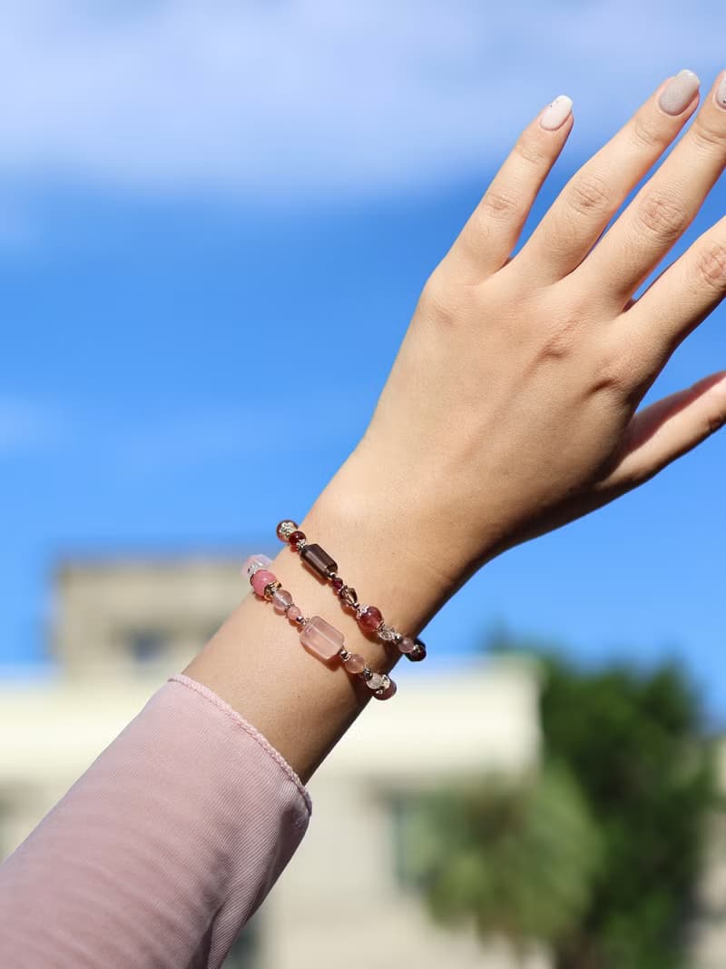 玫瑰烏龍。茶晶 鴿血紅草莓晶 石榴石 14K包金 水晶礦石設計手鍊