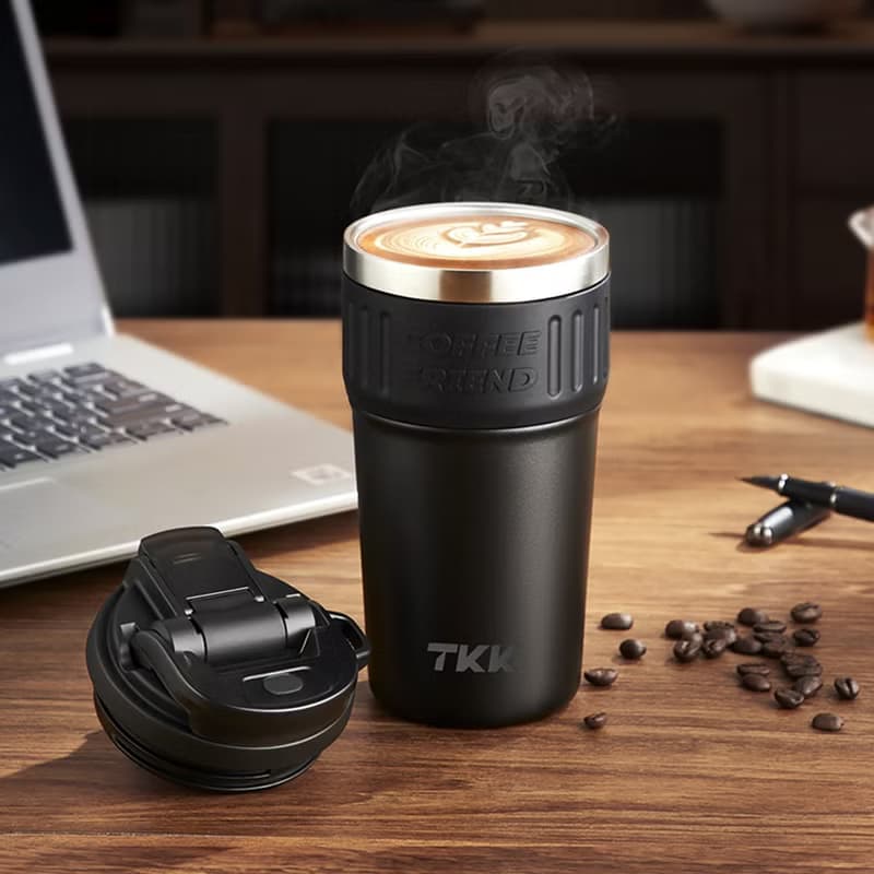 【TKK】洛奇系列 316不鏽鋼x陶瓷噴塗 保溫咖啡杯630ML-灰墨藍