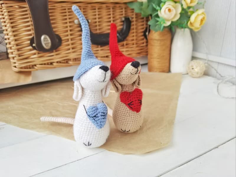 Set 2 Miniature gray mouse toys with hearts lovely gift for best friend family