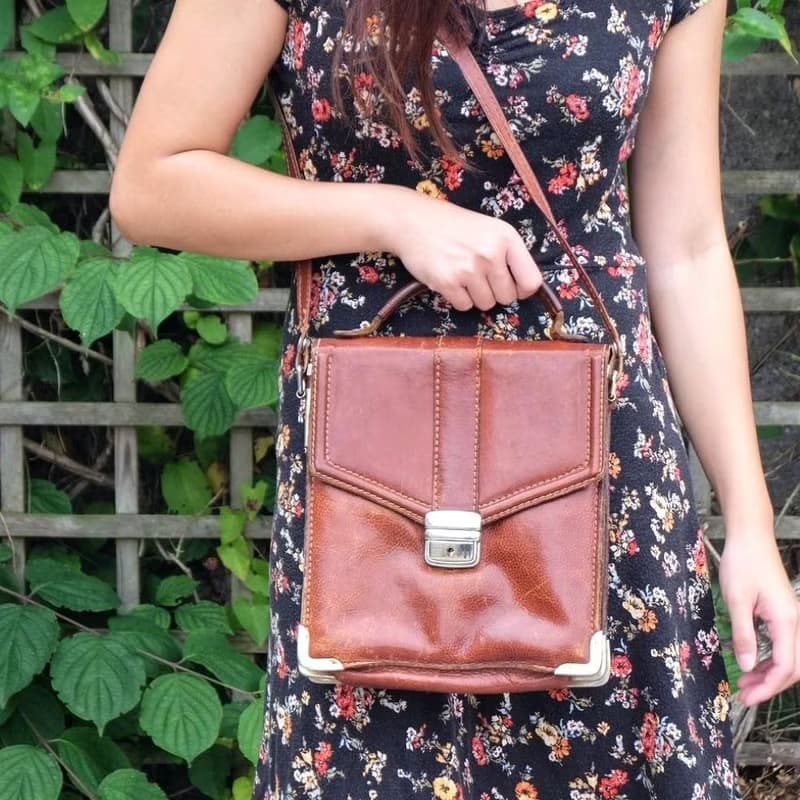 法國復古啡色小牛皮袋