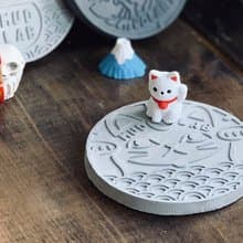 招財貓 浮雕水泥渠蓋造型 杯墊 (單個)