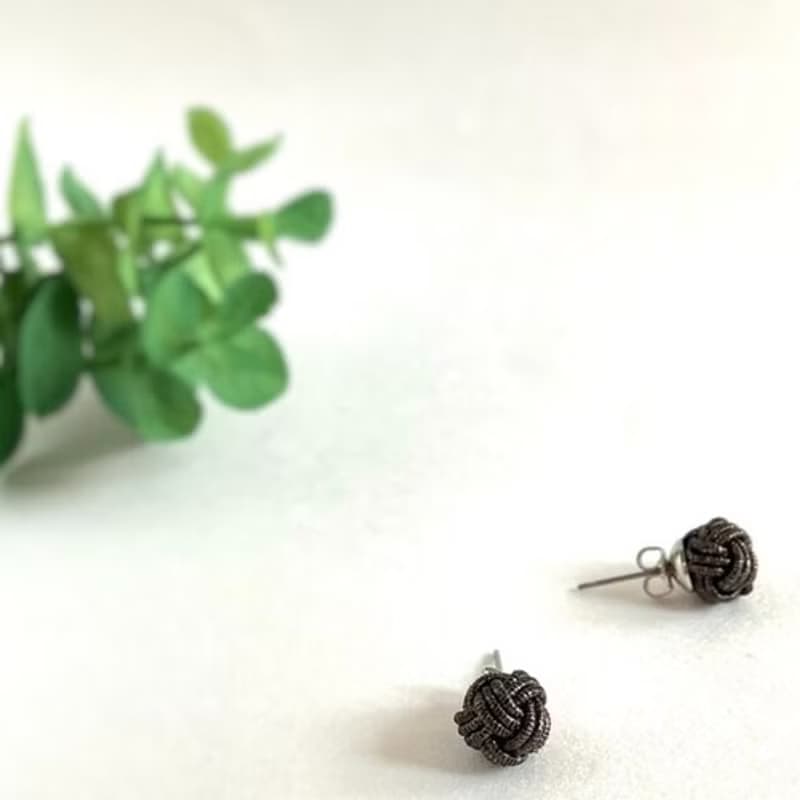 ピアス【メタリックブラウン】ピアス　銅色　和風　大人可愛い　秋　こげ茶