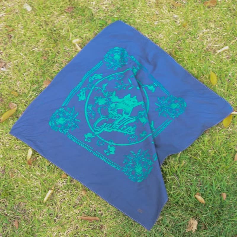 (JayeonStore Silkscreen Project) A cat with a wonderful garden Bandana