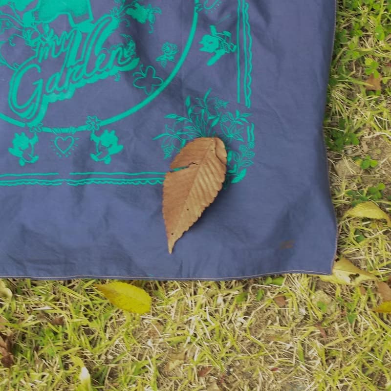 (JayeonStore Silkscreen Project) A cat with a wonderful garden Bandana