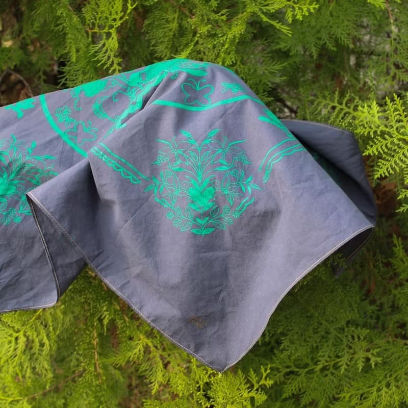 (JayeonStore Silkscreen Project) A cat with a wonderful garden Bandana