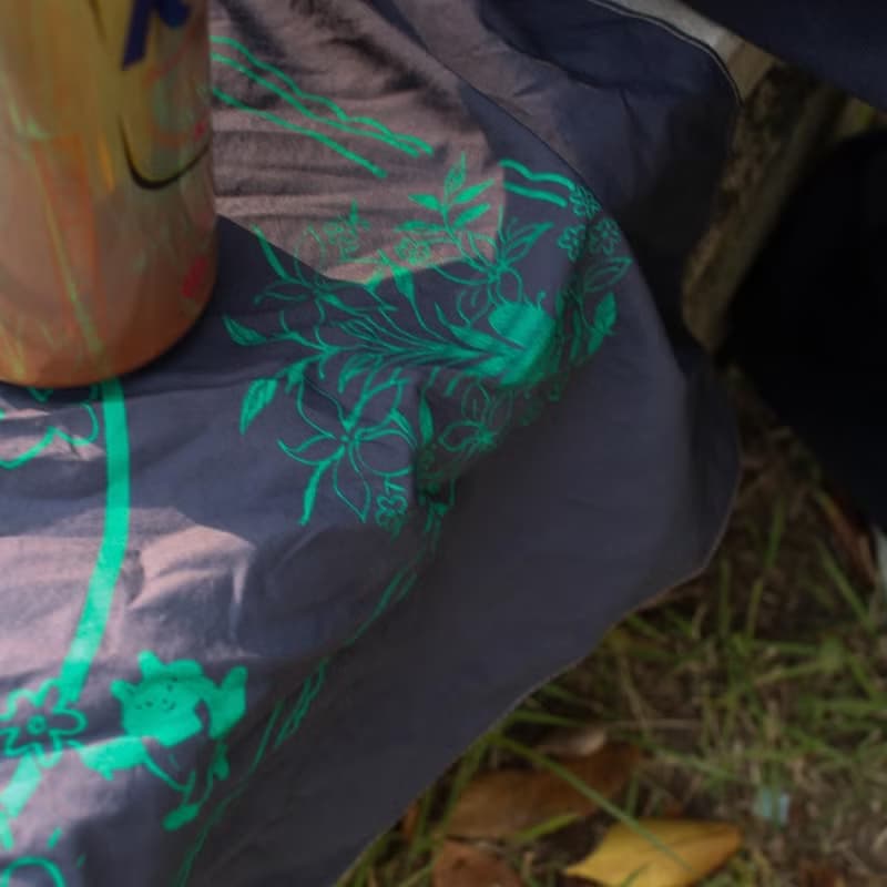 (JayeonStore Silkscreen Project) A cat with a wonderful garden Bandana