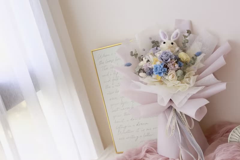 永生花束|暮藍月兔-情人.生日.結婚紀念.永生花.升遷.畢業花束.