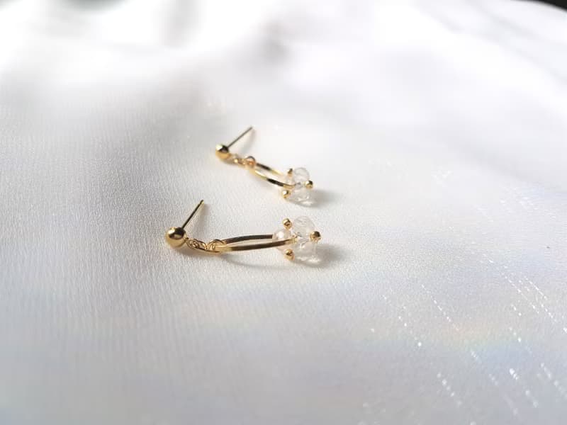 朝露 ‧ 白水晶 橢圓圈 耳環