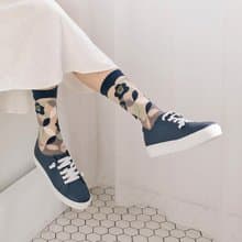 One Shoe x Yu Square 聯名透膚襪 - 和風山茶花 - 藍色