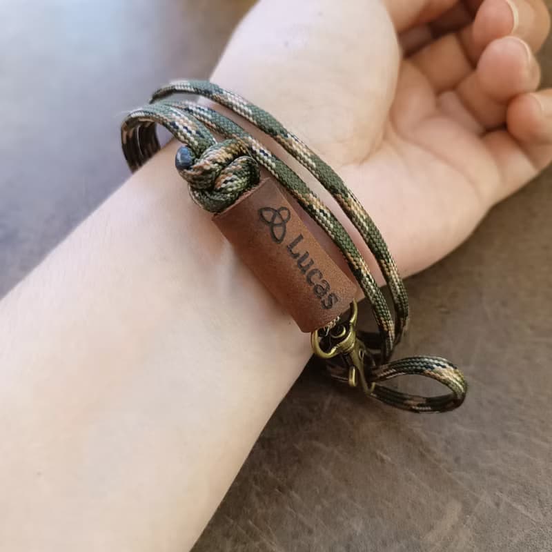 Customized Handmade Paracord Lanyard With Genuine Leather for ID/Keys/Phone