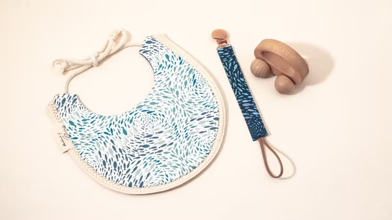 Handmade by Mina 【AGF 系列】海洋小魚男寶寶綁帶圍兜 彌月禮