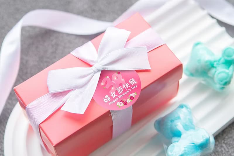三八婦女節禮物 活動贈品 Pink盒 泰迪熊香皂+金莎 二入禮盒