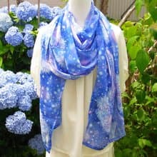 二週間【Snow colored flowers】水彩画　シフォンストール　アートスカーフ　藍　ショール　男性への贈り物　誕生日プレゼント　母の日　クリスマス