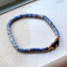 【釐清自我】藍紋石石榴石18K簡約鍍金輕手鏈 驅除壓力 堅定勇氣